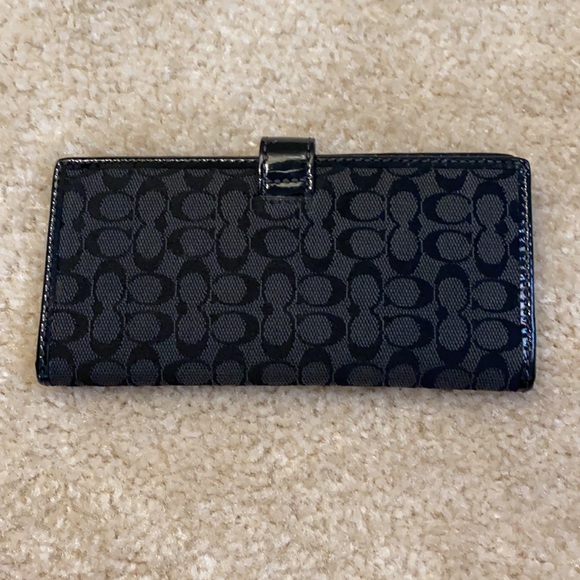 Women Coach Wallet - Picture 2 of 4